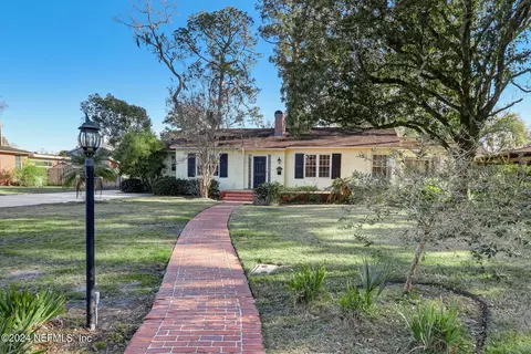1130 Holly Ln, Jacksonville, FL 32207