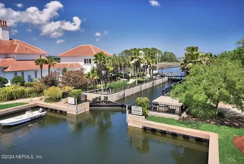 683 Queens Harbor Blvd, Jacksonville, FL 32225