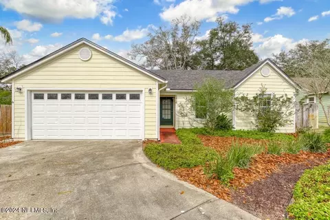 2416 Bluffton Dr W, Jacksonville, FL 32224