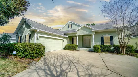 7955 Mount Ranier Dr, Jacksonville, FL 32256
