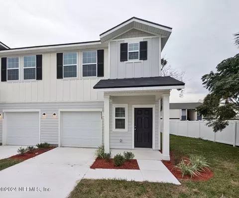 6023 Carolines Ct, Jacksonville, FL 32277