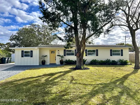 740 Redfin Dr, Atlantic Beach, FL 32233