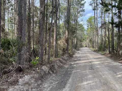 111 Trout Dr, Palatka, FL 32177