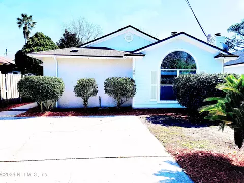 1067 Hibiscus St, Atlantic Beach, FL 32233