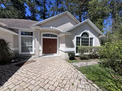 5902 Covered Creek Ln, Jacksonville, FL 32277