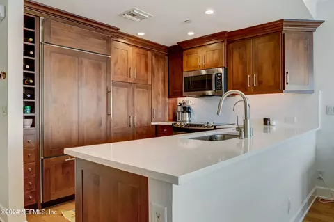 1560 Lancaster Ter #205, Jacksonville, FL 32204