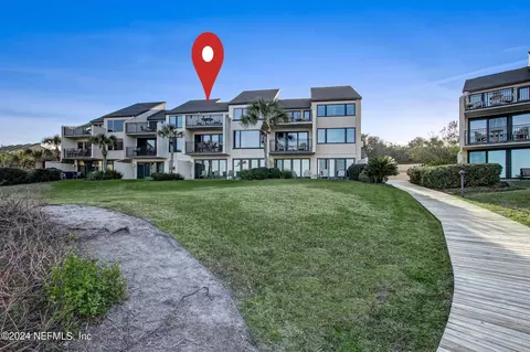 1012 Captains Ct, Fernandina Beach, FL 32034