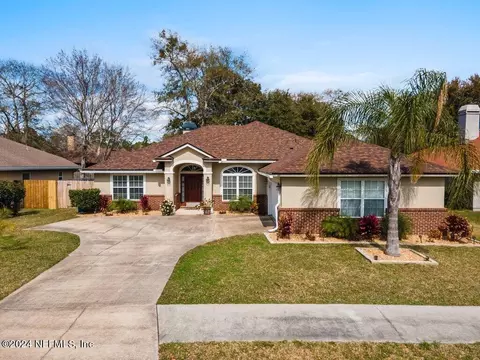 87 Lake Run Blvd, Jacksonville, FL 32218