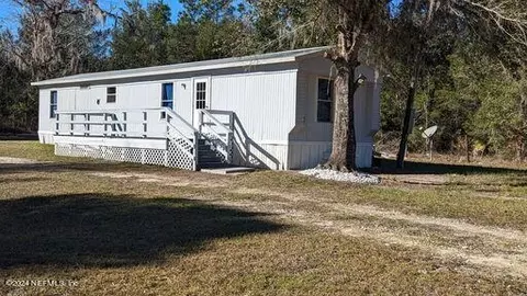123 Brett Ave, Interlachen, FL 32148