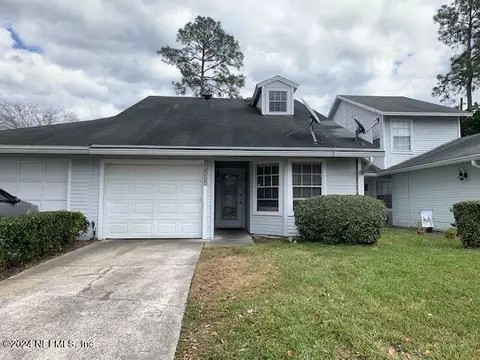 11089 Wandering Oaks Dr, Jacksonville, FL 32257