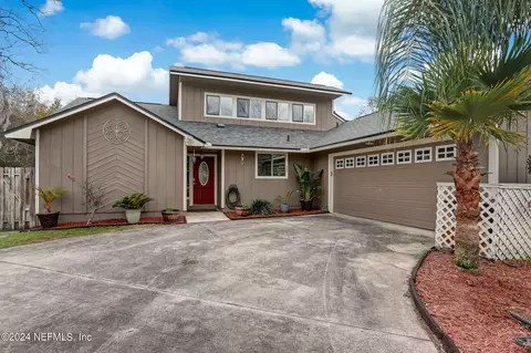 6107 Island Forest Dr, Fleming Island, FL 32003