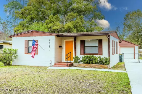 4102 Eve Dr E, Jacksonville, FL 32246