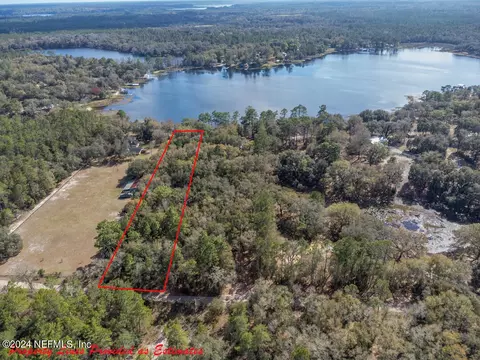219 Simpson Dr, Interlachen, FL 32148