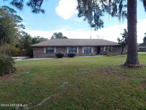110 Pine Oak Dr, Palatka, FL 32177