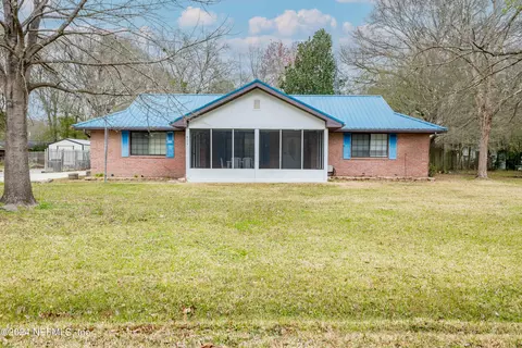904 Woodlawn St, Starke, FL 32091