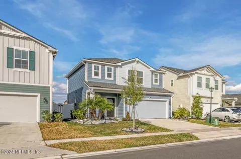 453 Narrowleaf Dr, Saint Johns, FL 32259