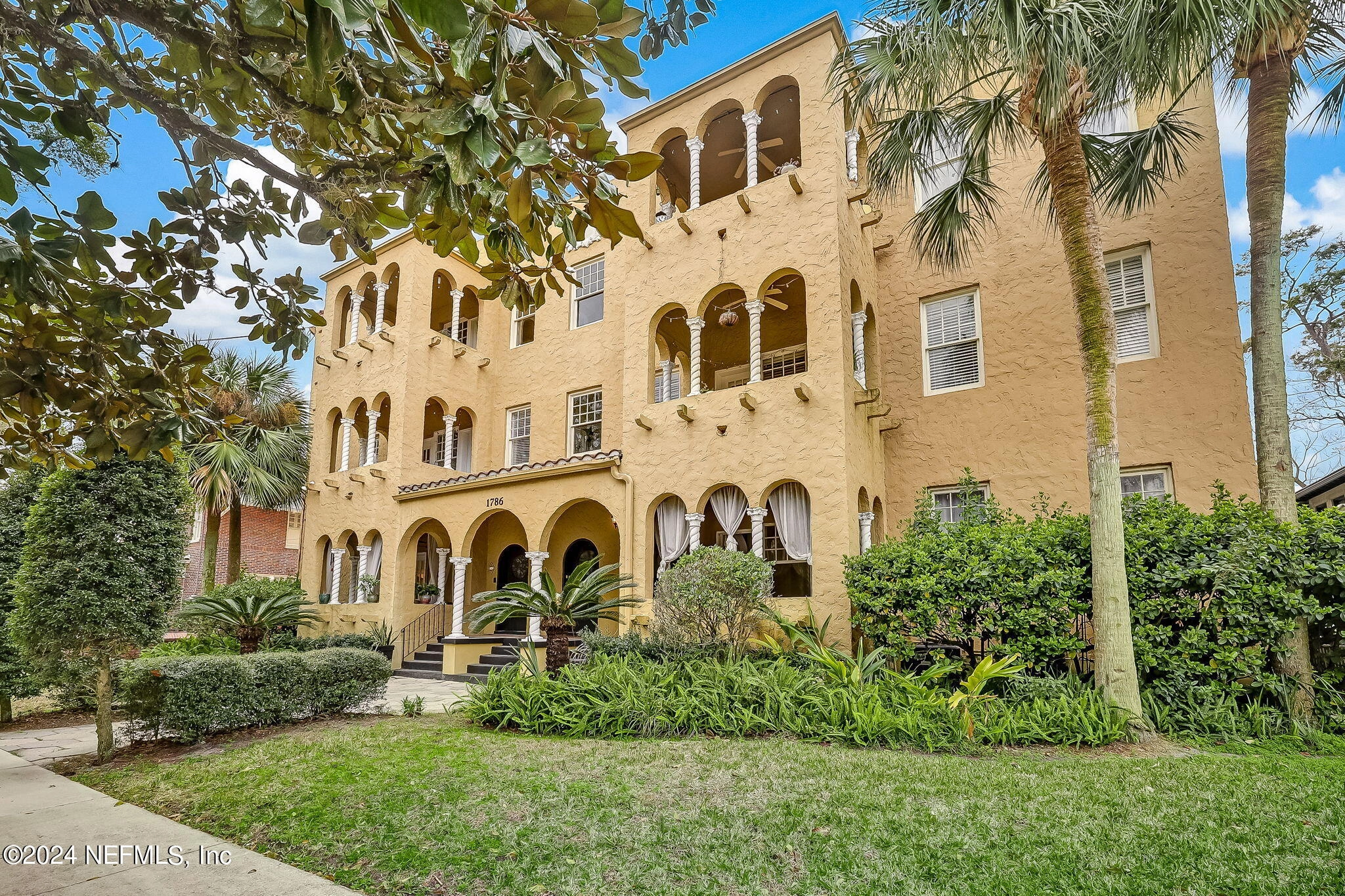 1786 Challen Ave Unit 2  