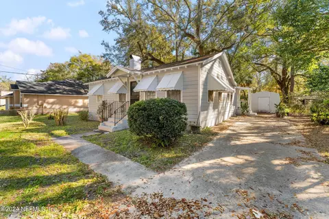 2112 Sessions Ln, Jacksonville, FL 32207