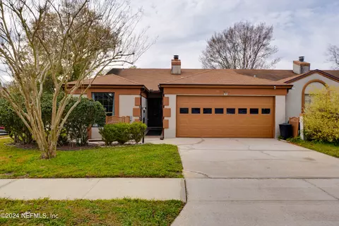 7836 Fawn Valley Ln, Jacksonville, FL 32256