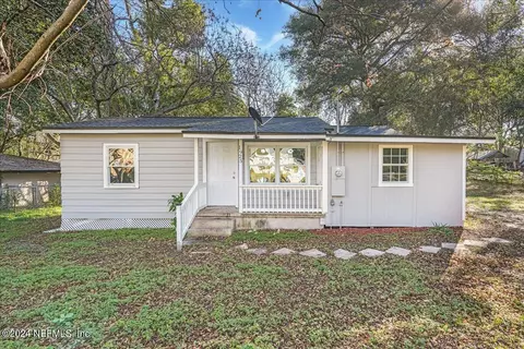 1925 Roselle Ave, Palatka, FL 32177