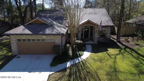 2825 Newcastle Dr, Orange Park, FL 32065