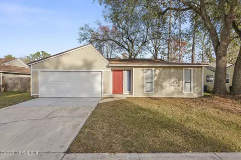 8167 Coralberry Ln W, Jacksonville, FL 32244