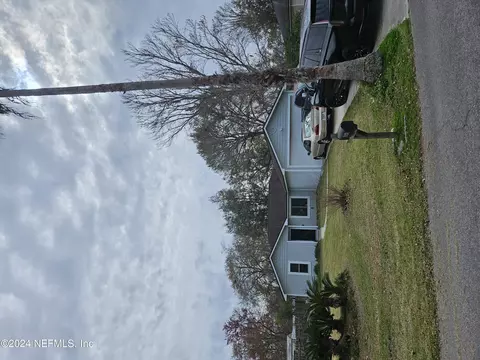 2427 Burns Dr, Middleburg, FL 32068