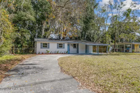 2527 Red Robin Dr, Jacksonville, FL 32210