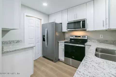 7701 Timberlin Park Blvd #612, Jacksonville, FL 32256