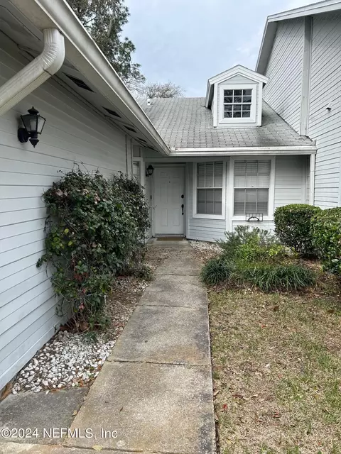 11090 Wandering Oaks Dr, Jacksonville, FL 32257