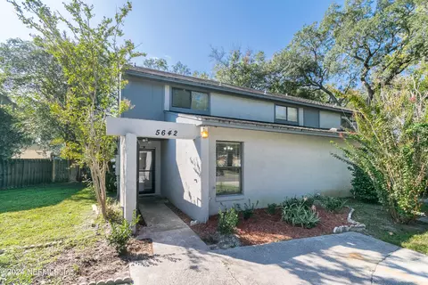 5642 Greatpine Ln N, Jacksonville, FL 32244