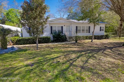 108 Wilson Dr, Interlachen, FL 32148
