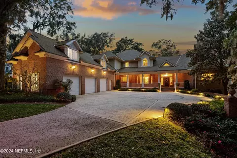 701 Rio Lindo Dr, Jacksonville, FL 32207
