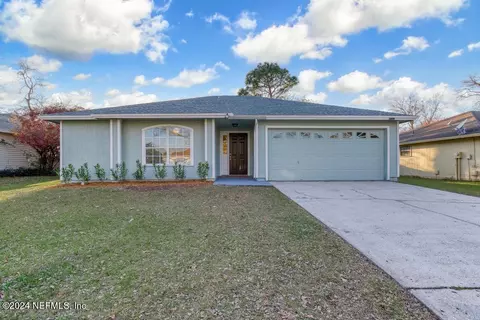 8022 Queensferry Ln, Jacksonville, FL 32244