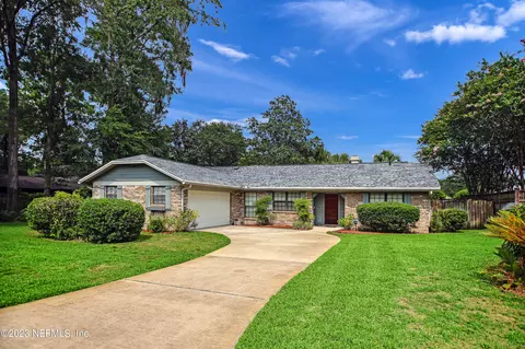 5319 Secluded Oaks Ln, Jacksonville, FL 32210