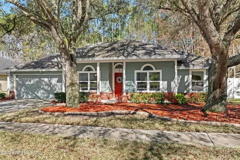 180 Southern Grove Dr, Saint Johns, FL 32259