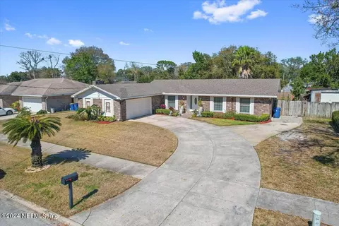 7335 Floral Ridge Dr, Jacksonville, FL 32277