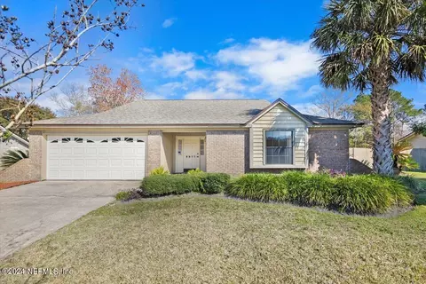 9977 Goshawk Dr E, Jacksonville, FL 32257