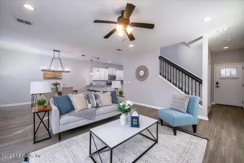 4654 Attleboro St, Jacksonville, FL 32205