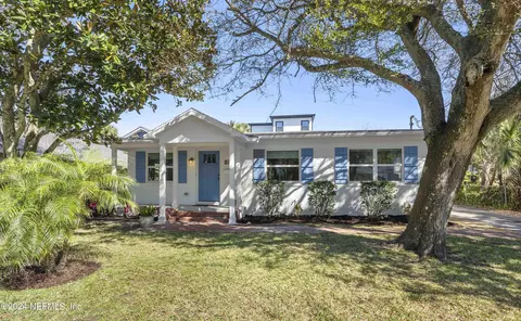 885 E Coast Dr, Atlantic Beach, FL 32233