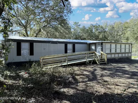 615 Louise Ave, Interlachen, FL 32148
