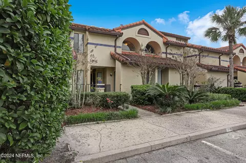 3809 Lavista Cir #220, Jacksonville, FL 32217