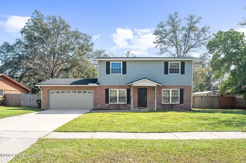 8549 Blackberry Ln E, Jacksonville, FL 32244