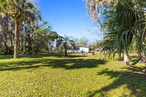 124 Palm Ave, Crescent City, FL 32112