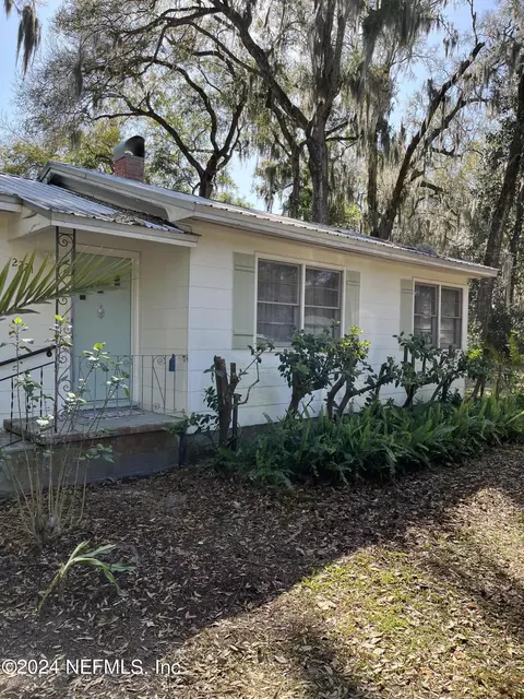2221 Golf Dr, Palatka, FL 32177