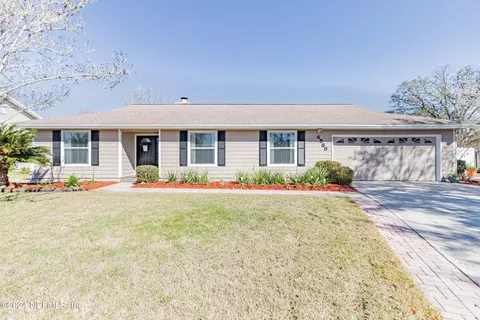 4589 Crosstie Rd N, Jacksonville, FL 32257
