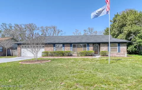 2546 Sandlewood Cir, Orange Park, FL 32065