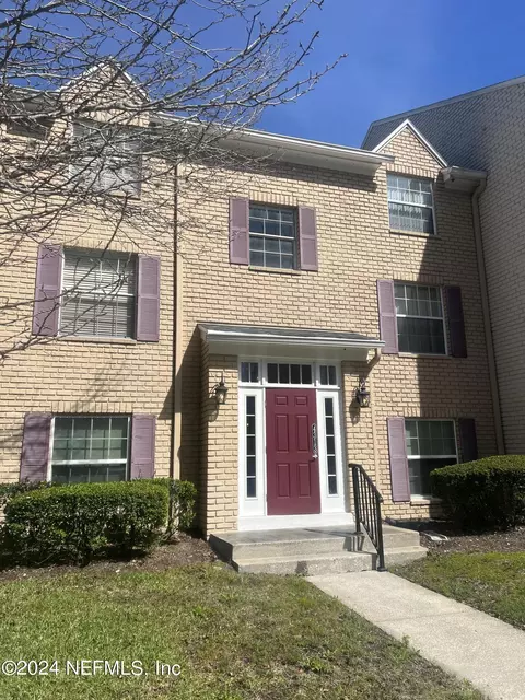 4313 Plaza Gate Ln S #201, Jacksonville, FL 32217