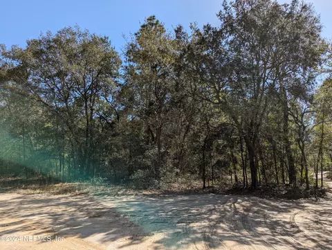 111 Lake St, Interlachen, FL 32148