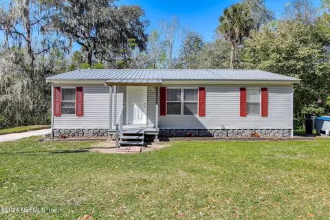 142 Magnolia Dr, Satsuma, FL 32189